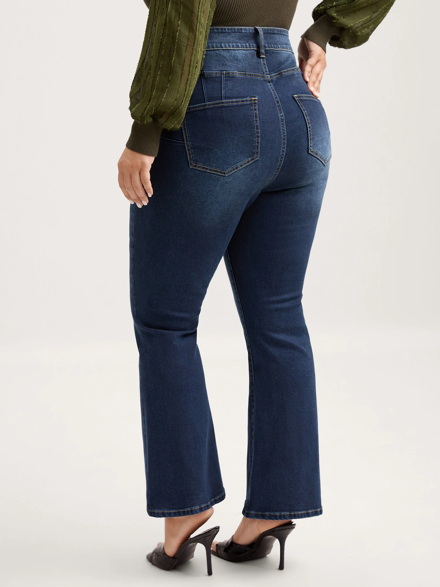 No Waist Gap Flared Cropped Jeans - Image 5