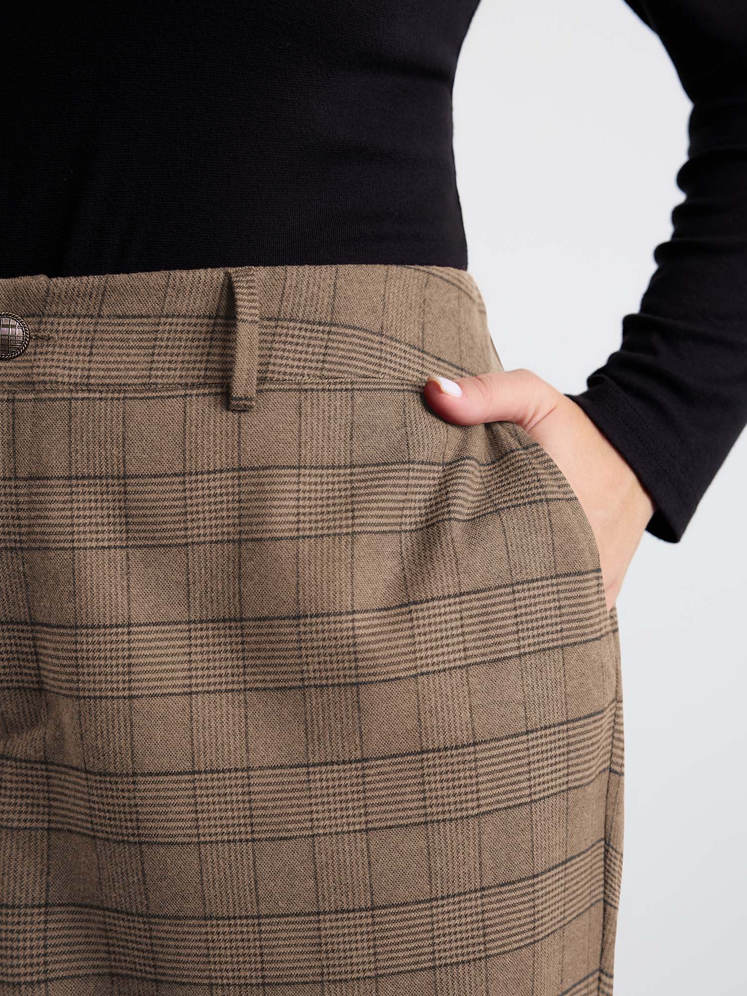 Checkered Stretchy Waist Pants - Image 11