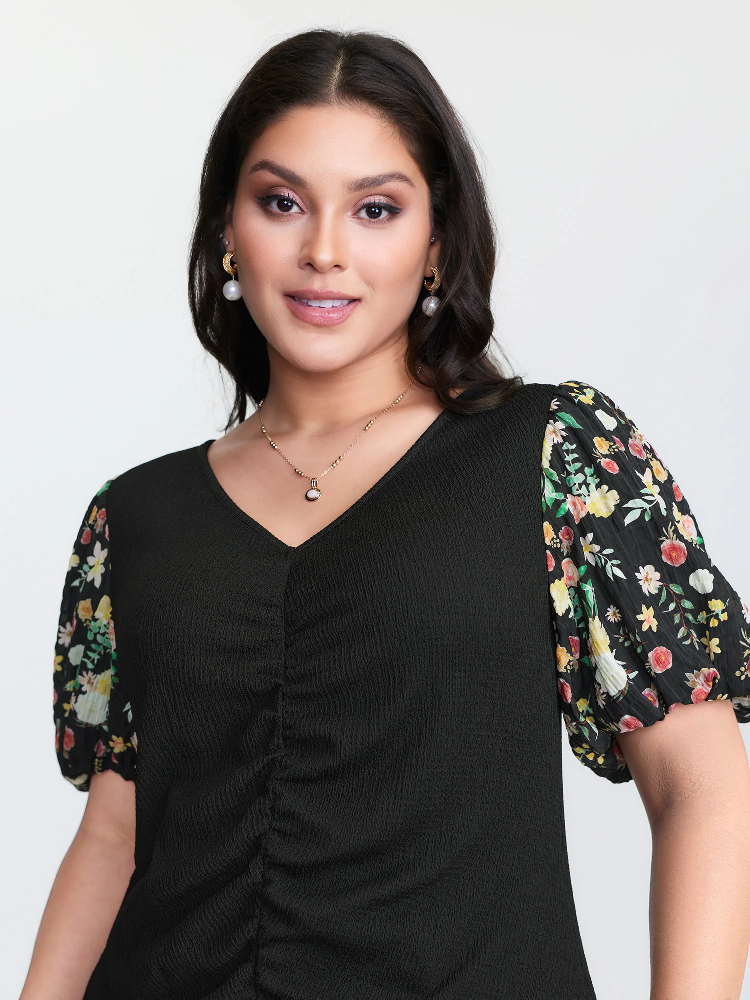 Colorful Floral Print Ruched T-Shirt - Image 3