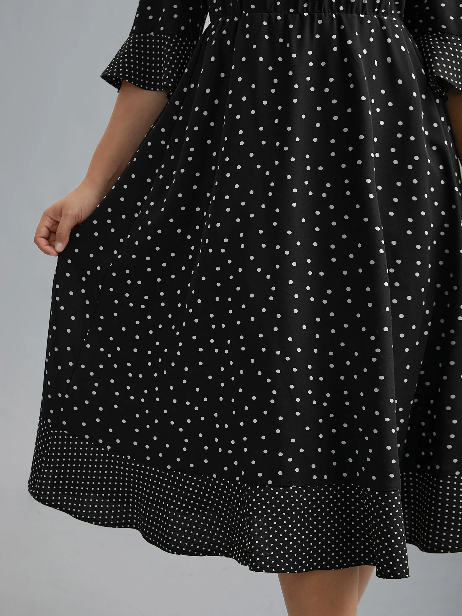 Crew Neck Polka Dot Waist Cinched Dress - Image 3