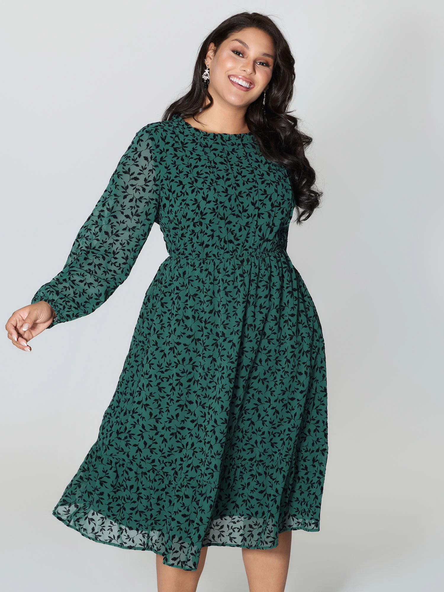Flocked Floral Shirred Ruffled Neck Midi Dress - Image 3