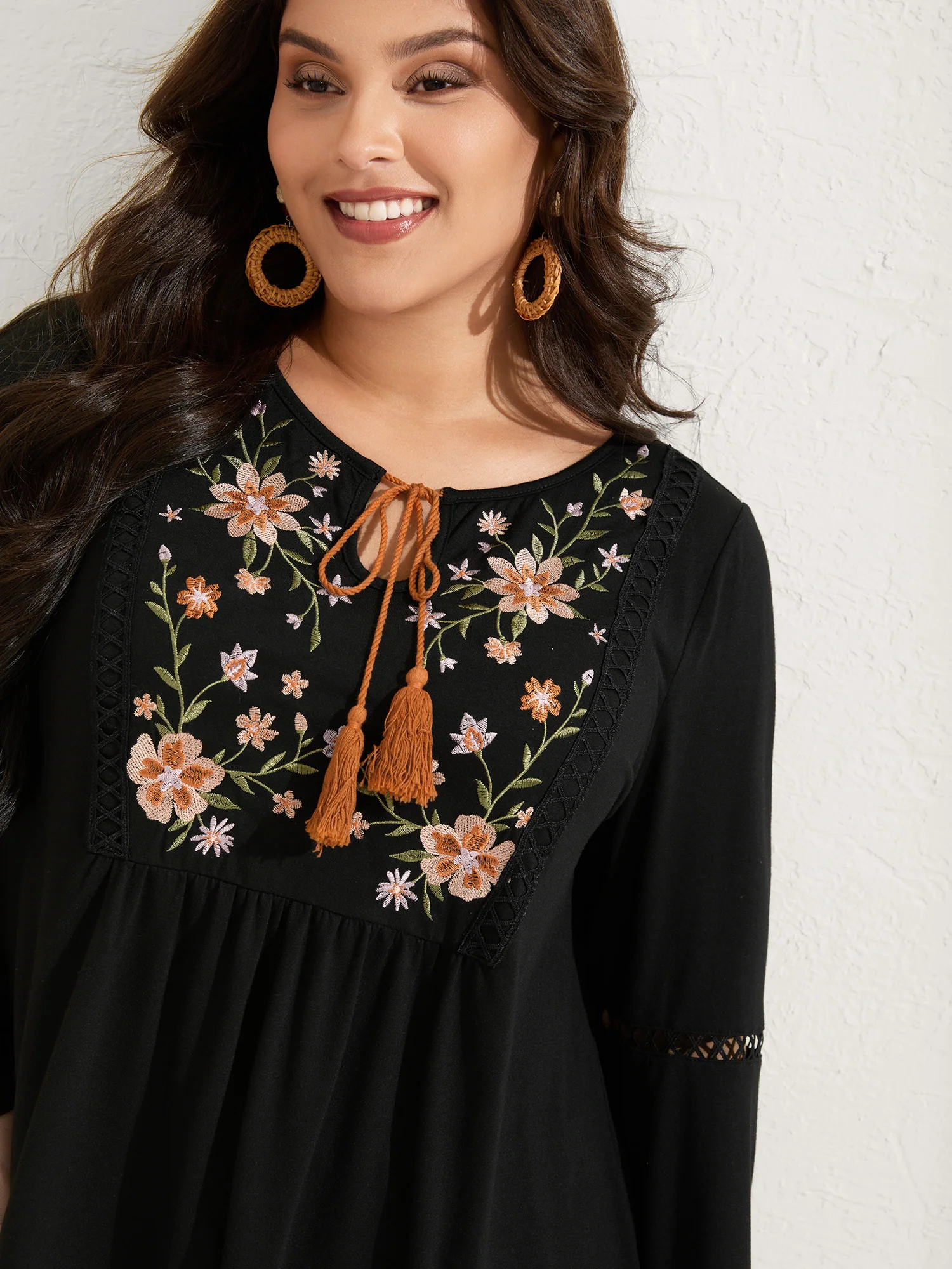 Floral Neck Embroidery Lace Trim Knit Top - Image 2