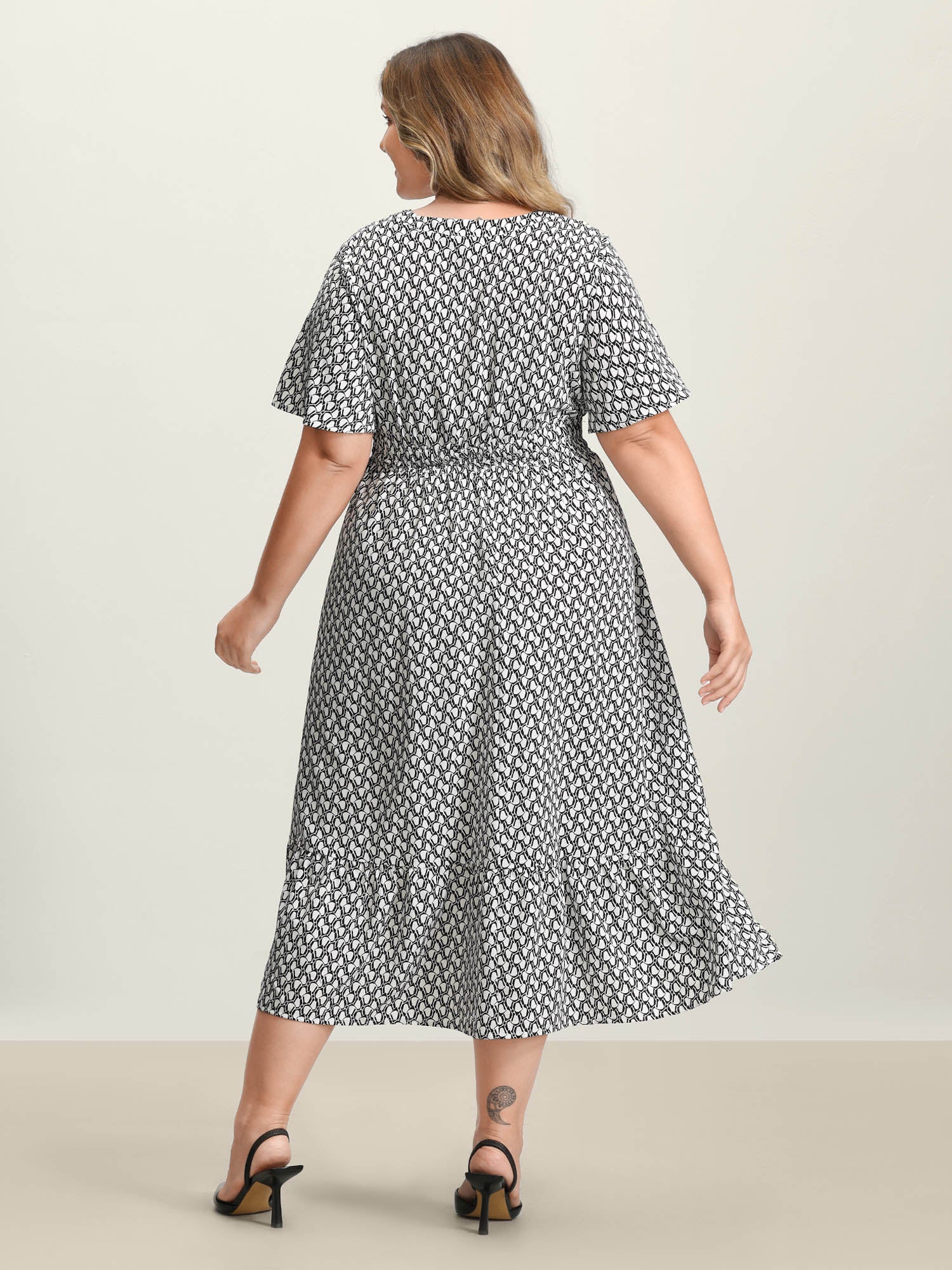Geometric Print Waist-Cinched Tiered Midi Dress - Image 15