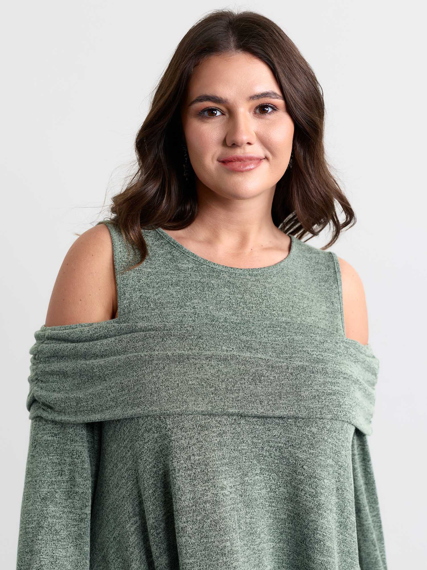 Supersoft Off-Shoulder Pleated Asymmetrical Hem Top - Image 6