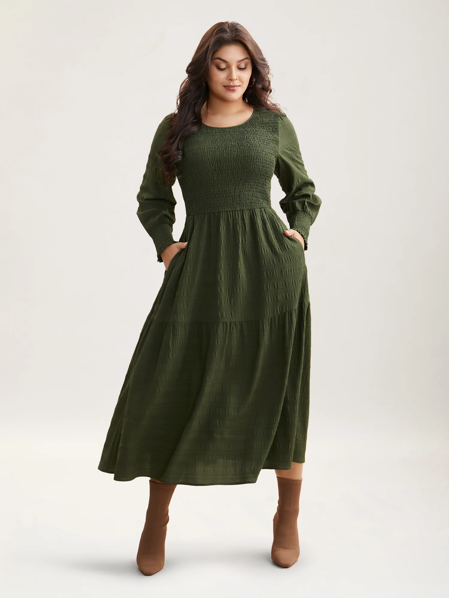 Plain Textured Shirred Midi Dress - Image 18