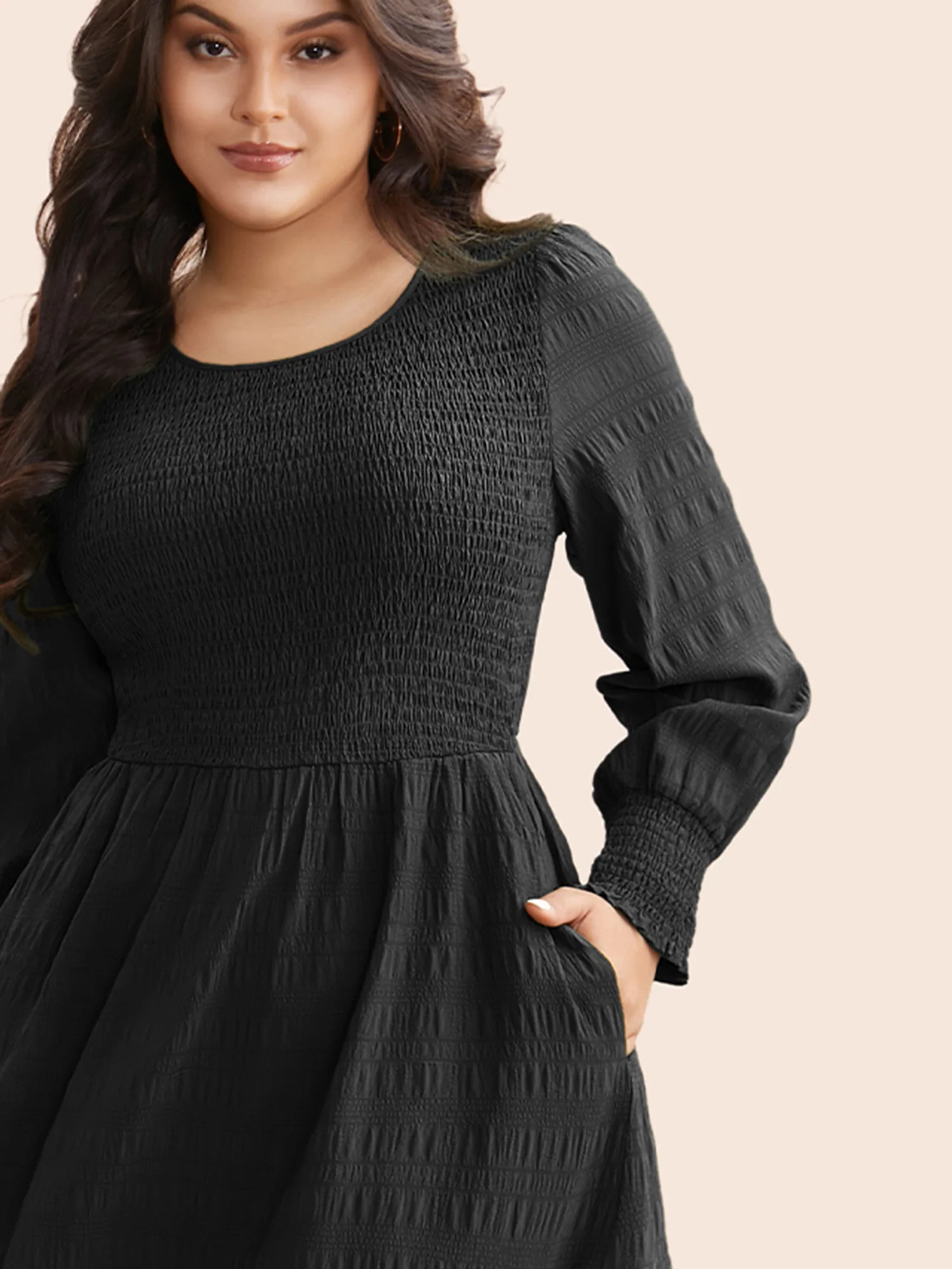 Plain Textured Shirred Midi Dress - Image 9