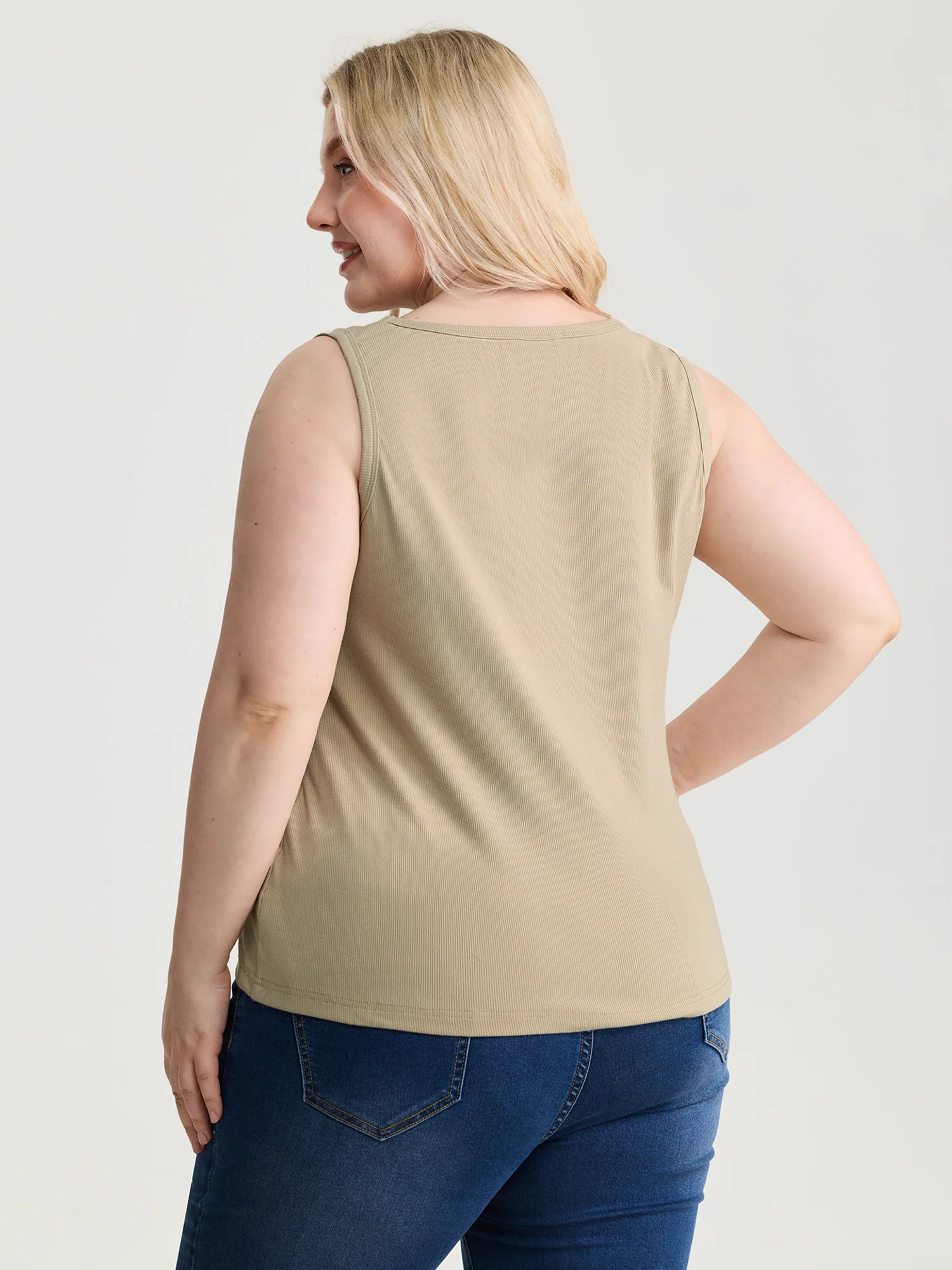 Round Neck Beach Mode Tank Top - Image 4
