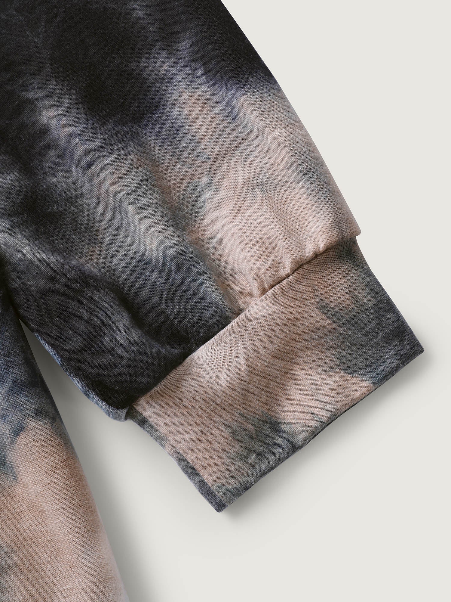 Round Neck Tie-Dye Sweatshirt - Image 10