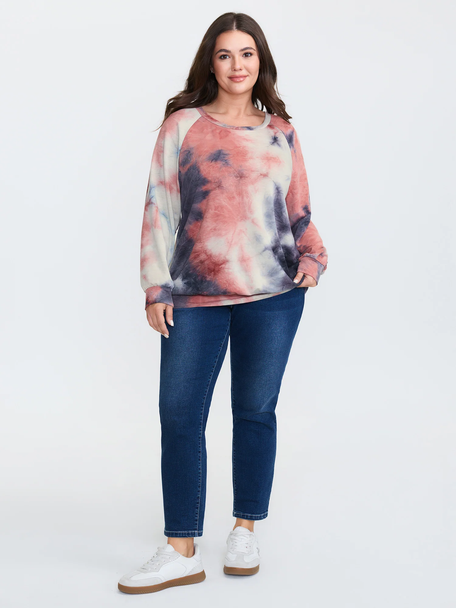Round Neck Tie-Dye Sweatshirt - Image 3