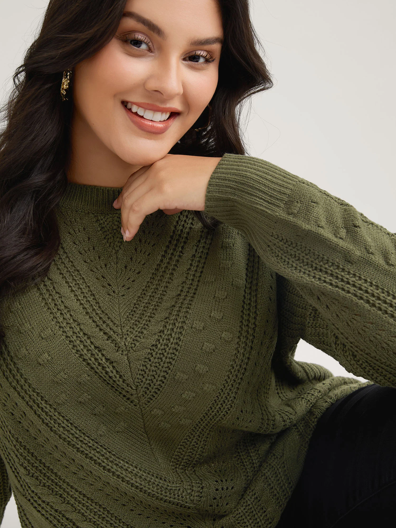 Solid Round Neck Cable Knit Pullover - Image 3