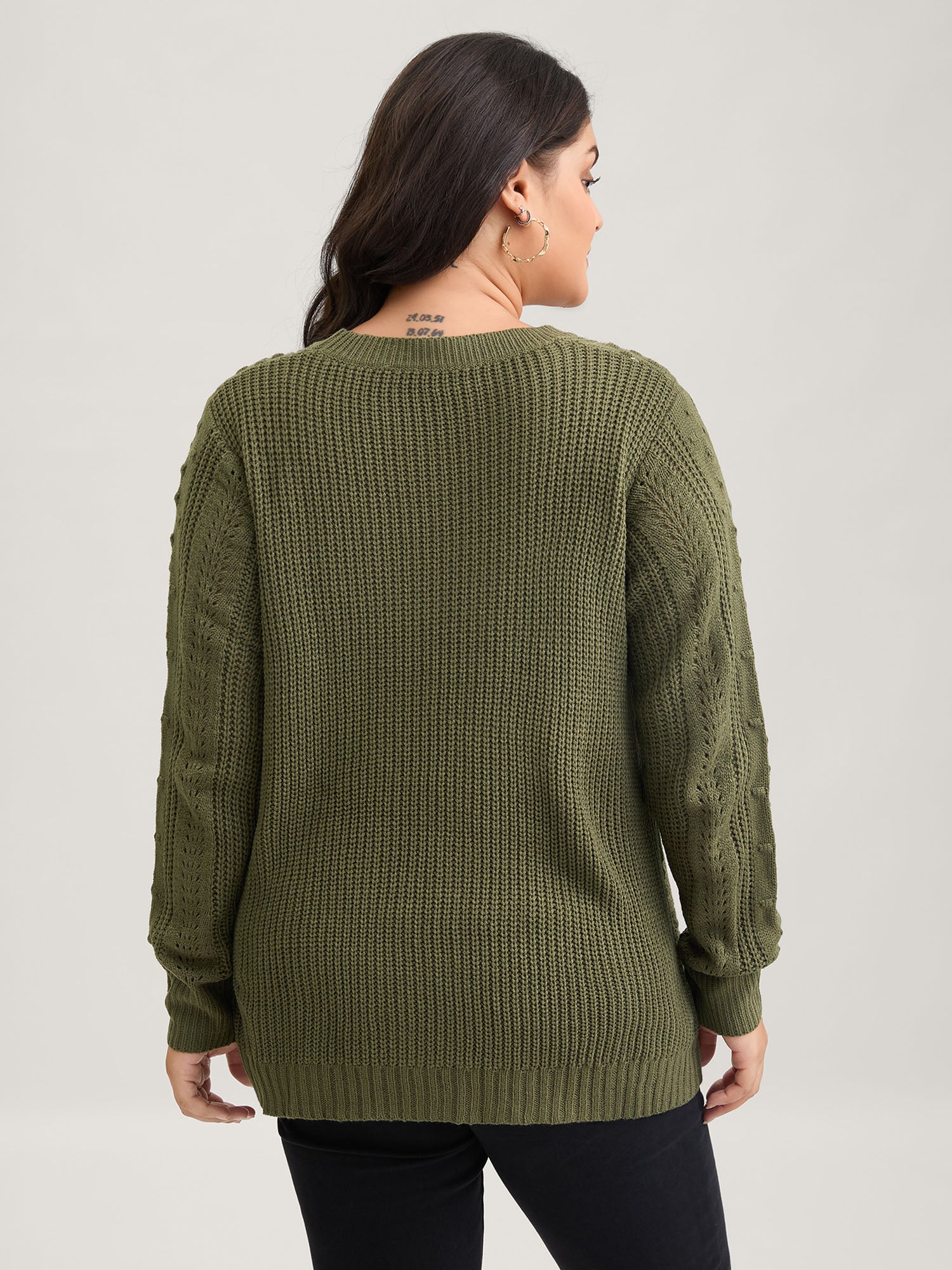 Solid Round Neck Cable Knit Pullover - Image 5