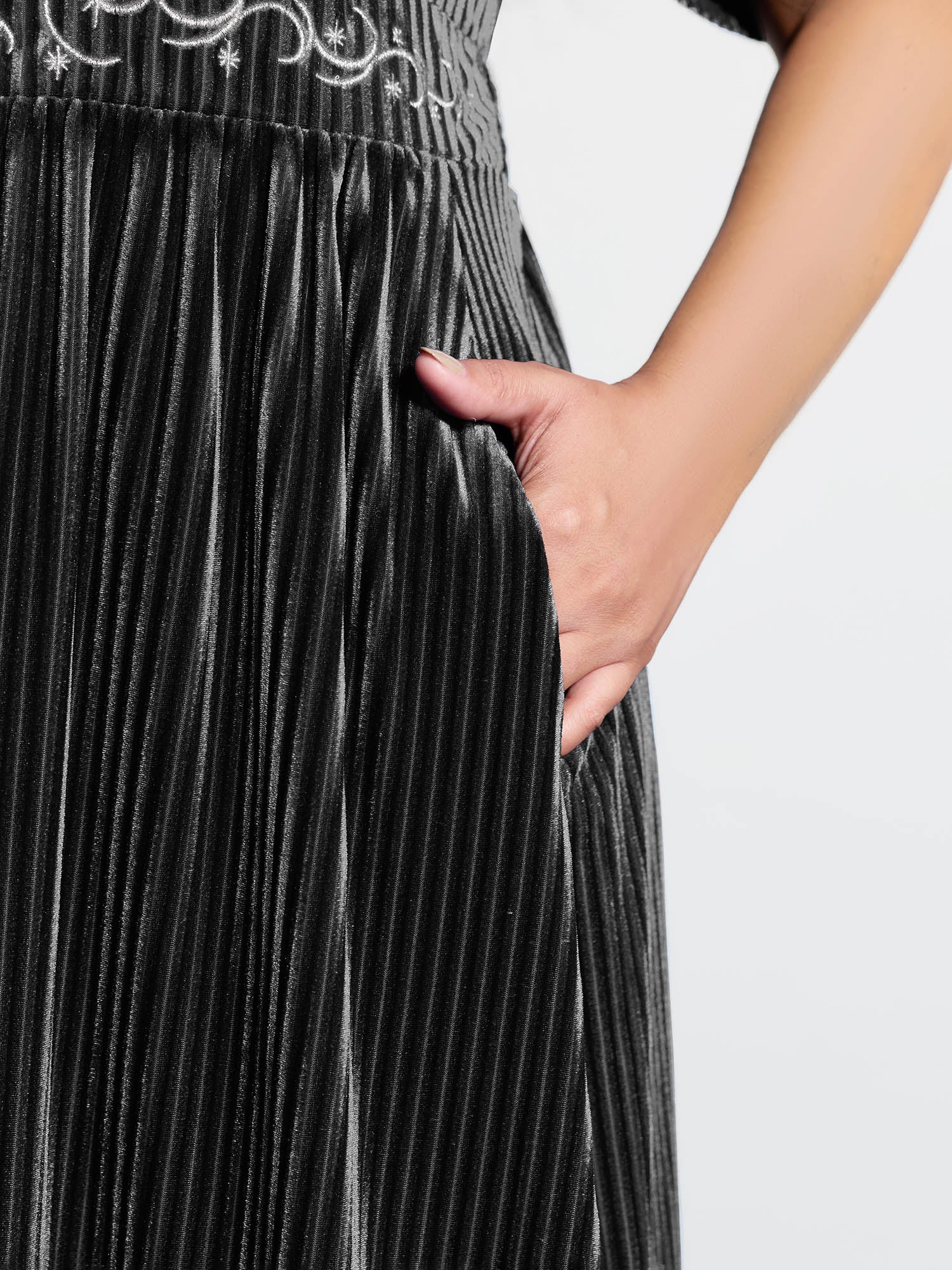 Velvet Celestial Embroidery Shirred Maxi Dress - Image 3