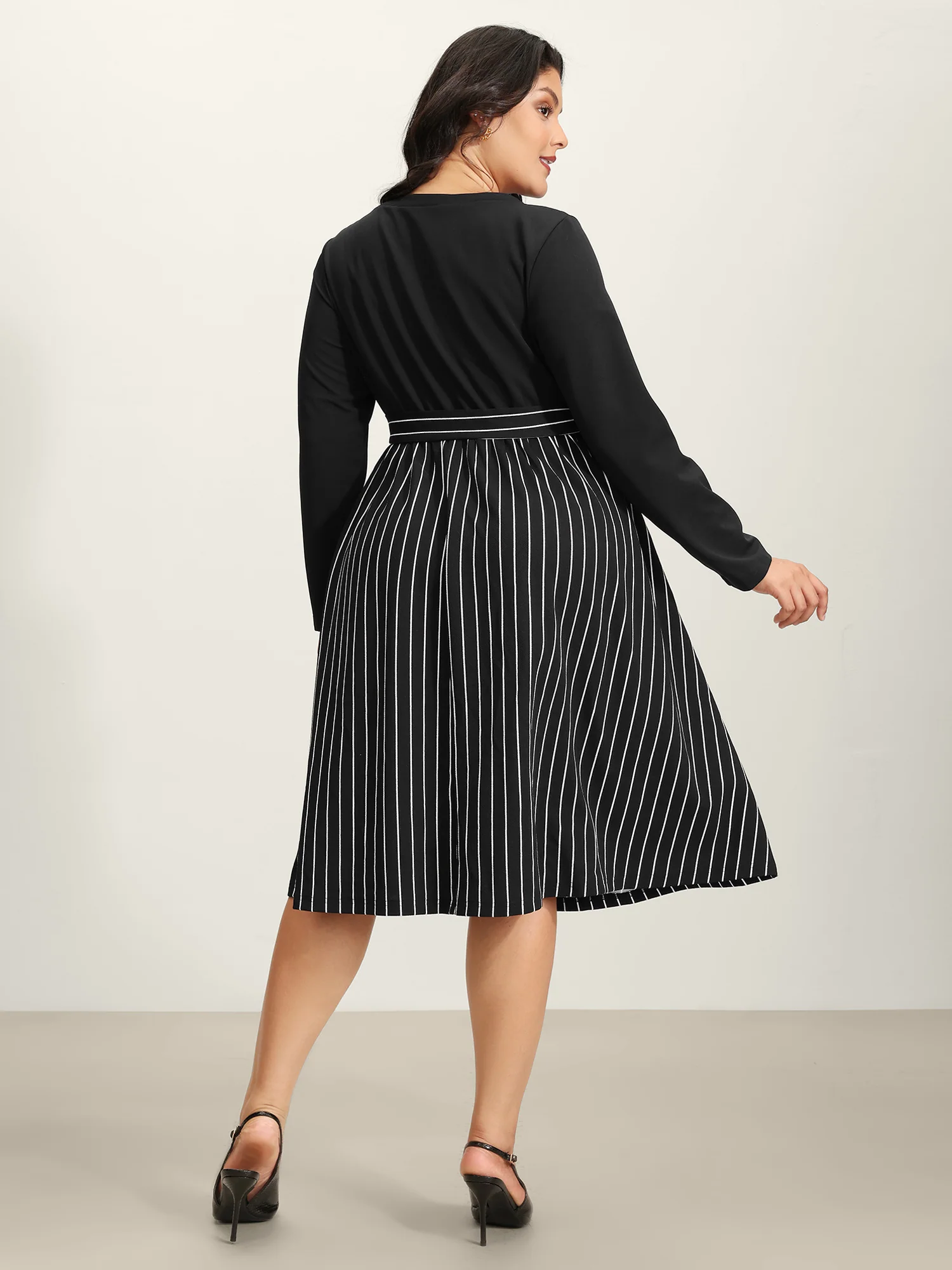 Stripes Color Contrast Belted Midi Dress - Image 4