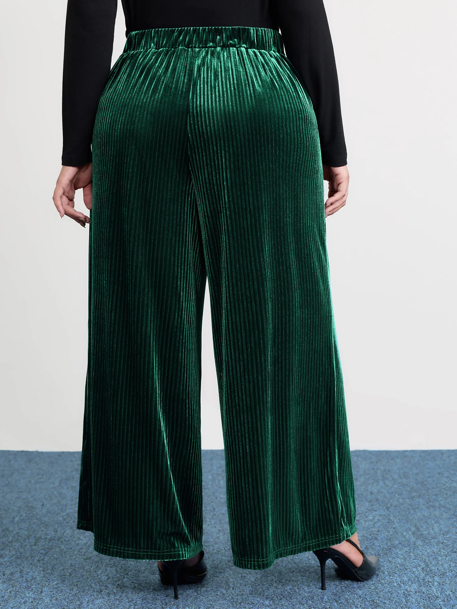 Textured Wide-Leg Flowy Pants - Image 5