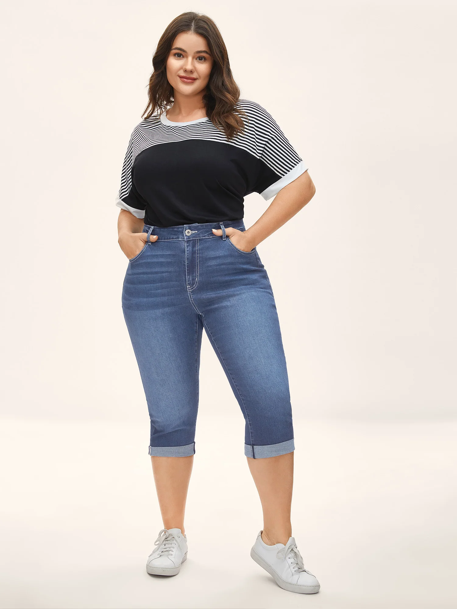 Folded Hem High-Rise Skinny-Fit Capri Jeans - Image 14